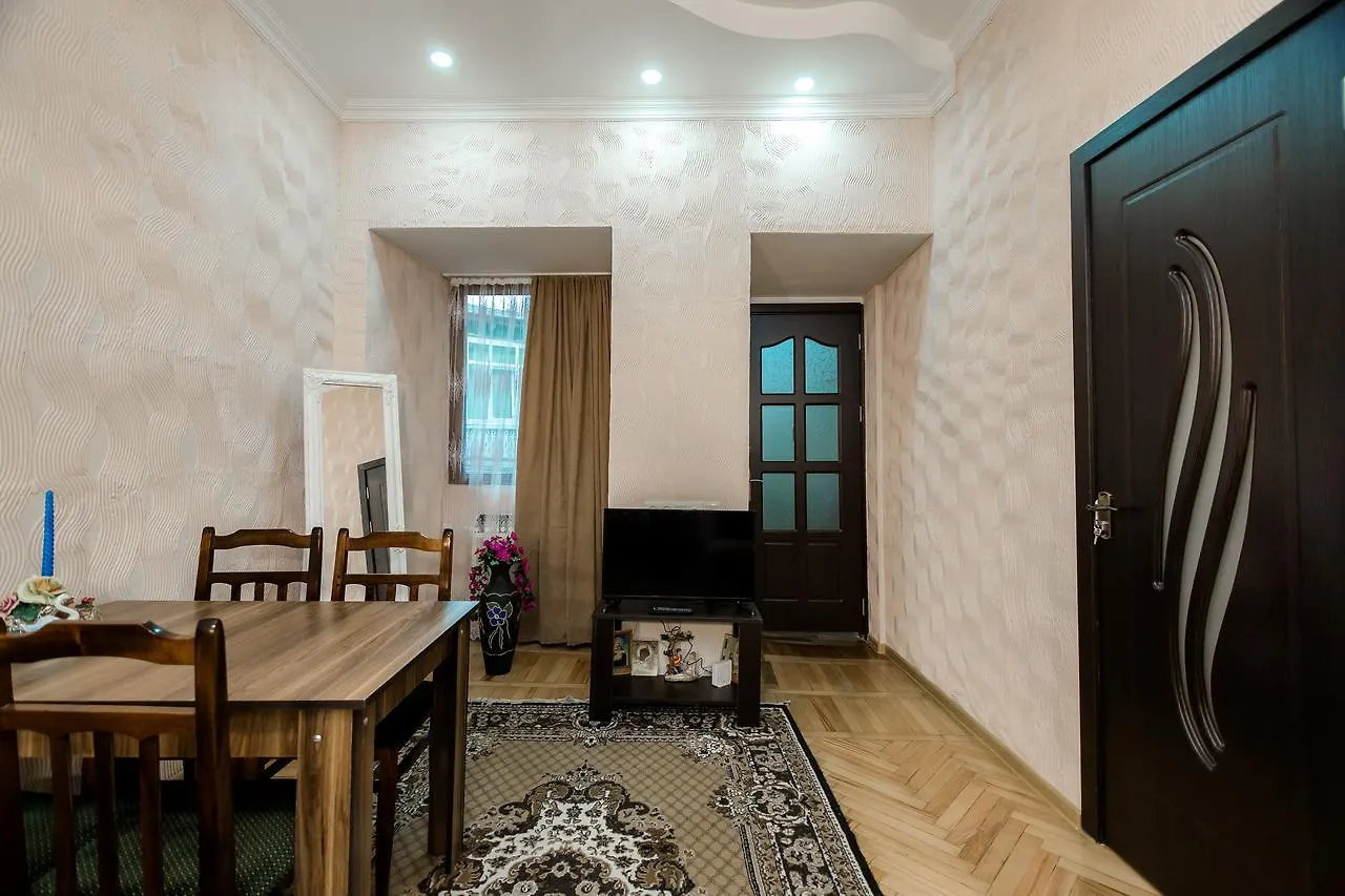 דירות טביליסי Gabi'S House